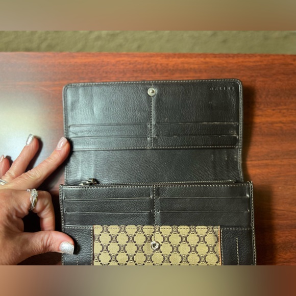 Authentic vintage Celine Wallet - Picture 7 of 11